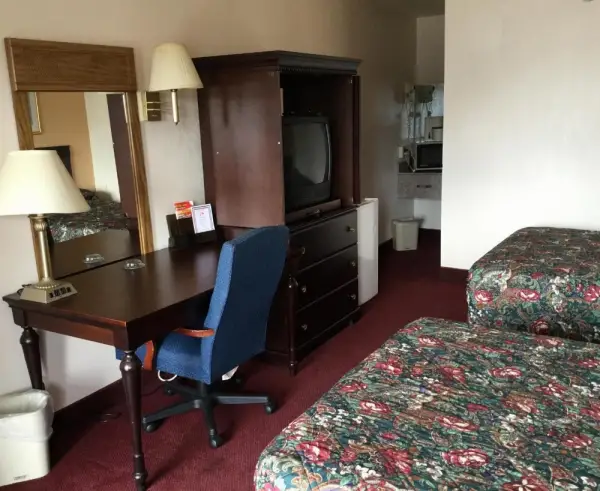 Belmont Inn and Suites 6