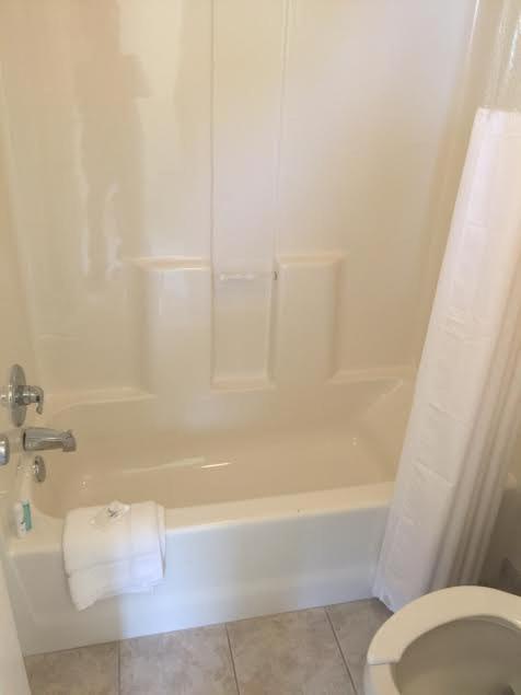 Double Room - Smoking at Belmont Inn and Suites, photo 4